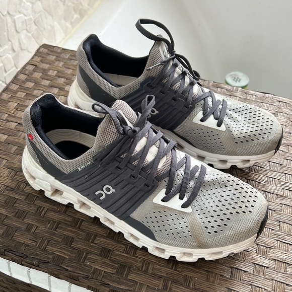 ON RUNNING CLOUDSWIFT SIZE 10 - Picture 3 of 5